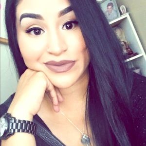 Meet your Posher, Alejandra